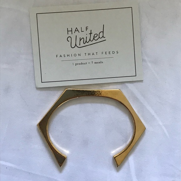 Half United cuff bracelet - Picture 1 of 5